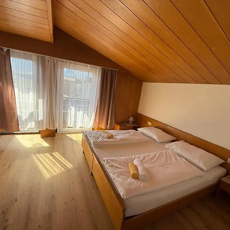 Konukevi Marina Alpen Haus